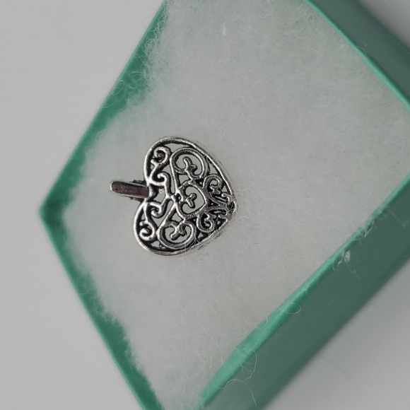 Heart filigree charm‎ - Picture 1 of 2